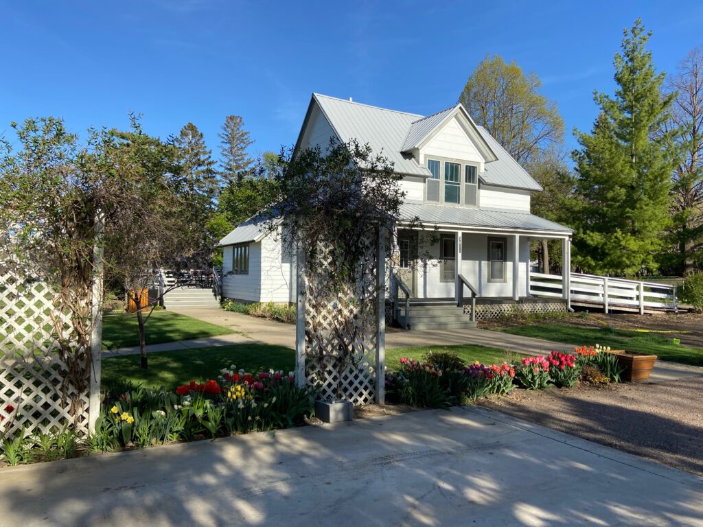 Tuthill House