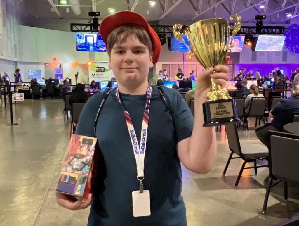 Williams' son with trophy at SoDak Circuit