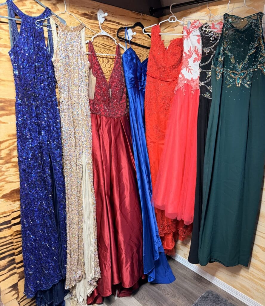 Community prom closet in Lennox offers free dresses for high school girls and older - Pigeon605 Community prom closet in Lennox offers free dresses for high school girls and older - Pigeon605